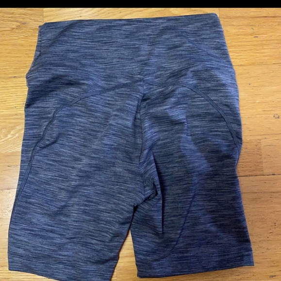 Outdoor Voices bike shorts grey - Picture 5 of 7